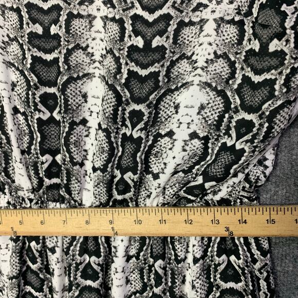 NEW EXPRESS Chiffon Snakeskin Dress V Neck Size Large - Picture 5 of 11